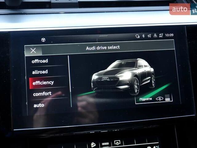 Синий Ауди E-Tron, объемом двигателя 0 л и пробегом 52 тыс. км за 31500 $, фото 38 на Automoto.ua