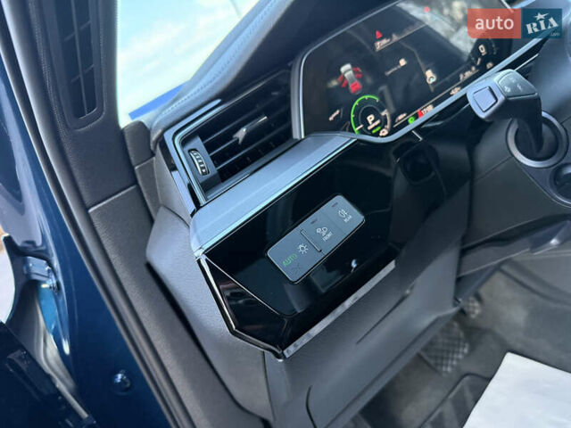 Синій Ауді E-Tron, об'ємом двигуна 0 л та пробігом 170 тис. км за 26499 $, фото 47 на Automoto.ua