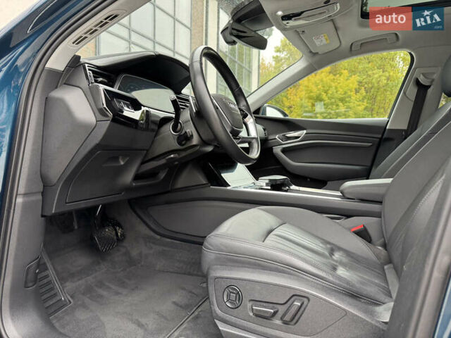 Синий Ауди E-Tron, объемом двигателя 0 л и пробегом 96 тыс. км за 25999 $, фото 49 на Automoto.ua