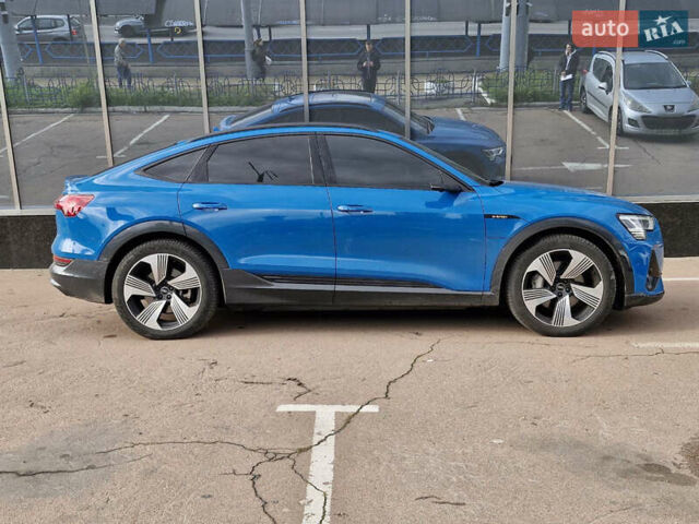 Синий Ауди E-Tron, объемом двигателя 0 л и пробегом 5 тыс. км за 58900 $, фото 5 на Automoto.ua