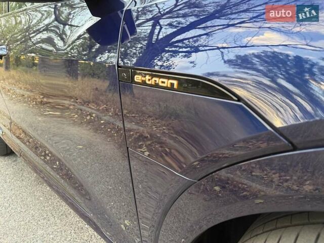 Синий Ауди E-Tron, объемом двигателя 0 л и пробегом 53 тыс. км за 33700 $, фото 8 на Automoto.ua
