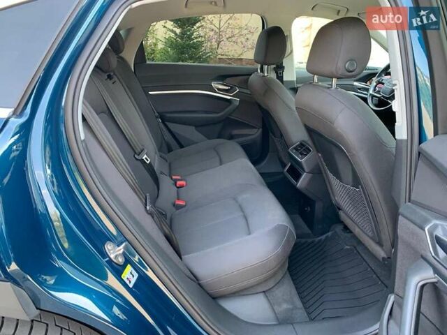 Синий Ауди E-Tron, объемом двигателя 0 л и пробегом 142 тыс. км за 26500 $, фото 43 на Automoto.ua