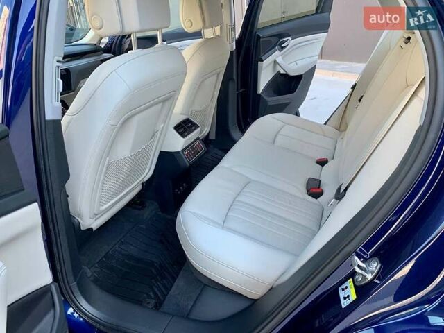 Синий Ауди E-Tron, объемом двигателя 0 л и пробегом 55 тыс. км за 37500 $, фото 33 на Automoto.ua