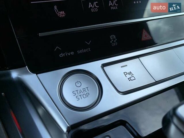Синий Ауди E-Tron, объемом двигателя 0 л и пробегом 57 тыс. км за 38500 $, фото 17 на Automoto.ua