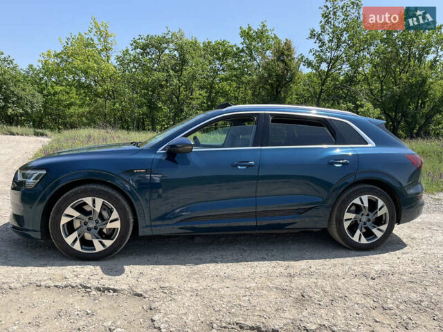 Синий Ауди E-Tron, объемом двигателя 0 л и пробегом 126 тыс. км за 25900 $, фото 1 на Automoto.ua
