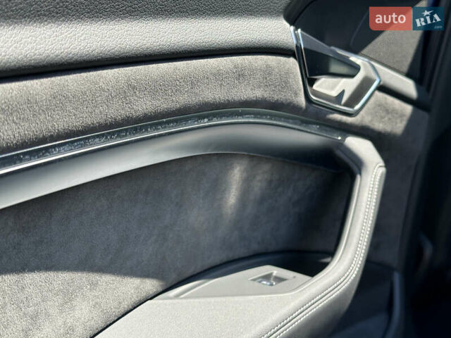 Синий Ауди E-Tron, объемом двигателя 0 л и пробегом 58 тыс. км за 43999 $, фото 63 на Automoto.ua