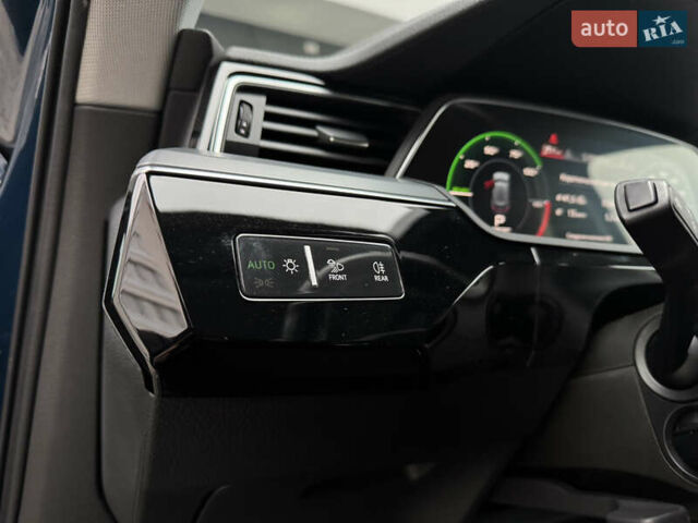 Синій Ауді E-Tron, об'ємом двигуна 0 л та пробігом 140 тис. км за 20900 $, фото 38 на Automoto.ua