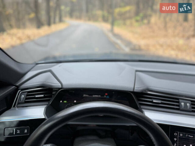 Синий Ауди E-Tron, объемом двигателя 0 л и пробегом 113 тыс. км за 32500 $, фото 44 на Automoto.ua