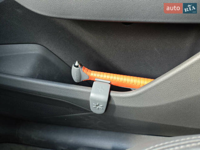 Ауди E-Tron 2020 в Киеве на Automoto.ua Синий Ауди E-Tron, объемом двигателя 0 л и пробегом 154 тыс. км за 29800 $, фото 34 на Automoto.ua