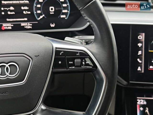 Синий Ауди E-Tron, объемом двигателя 0 л и пробегом 95 тыс. км за 34999 $, фото 37 на Automoto.ua