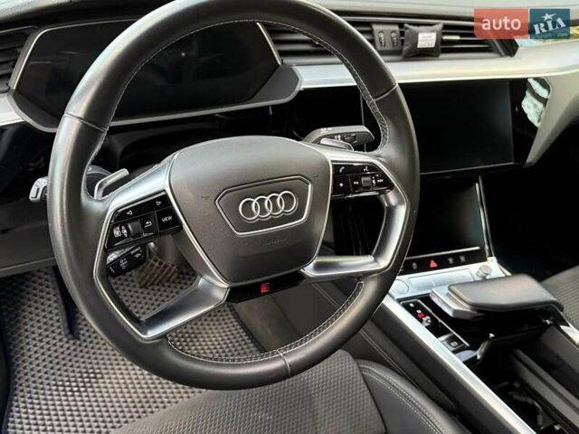 Синий Ауди E-Tron, объемом двигателя 0 л и пробегом 53 тыс. км за 33700 $, фото 30 на Automoto.ua