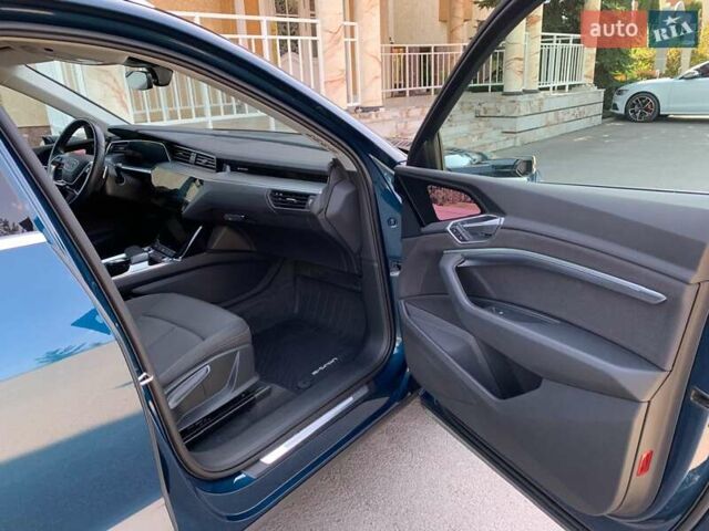 Синий Ауди E-Tron, объемом двигателя 0 л и пробегом 142 тыс. км за 26500 $, фото 37 на Automoto.ua