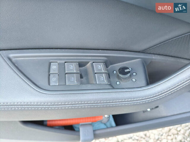 Ауди E-Tron 2020 в Киеве на Automoto.ua Синий Ауди E-Tron, объемом двигателя 0 л и пробегом 154 тыс. км за 29800 $, фото 32 на Automoto.ua