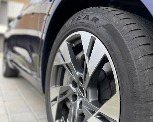 Синий Ауди E-Tron, объемом двигателя 0 л и пробегом 55 тыс. км за 37500 $, фото 16 на Automoto.ua