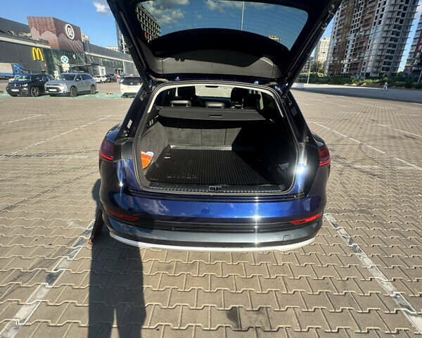 Синий Ауди E-Tron, объемом двигателя 0 л и пробегом 144 тыс. км за 29000 $, фото 12 на Automoto.ua