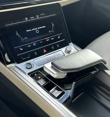 Ауді E-Tron 2020 у Володимир-Волинський на Automoto.ua Синій Ауді E-Tron, об'ємом двигуна 0 л та пробігом 220 тис. км за 25000 $, фото 5 на Automoto.ua