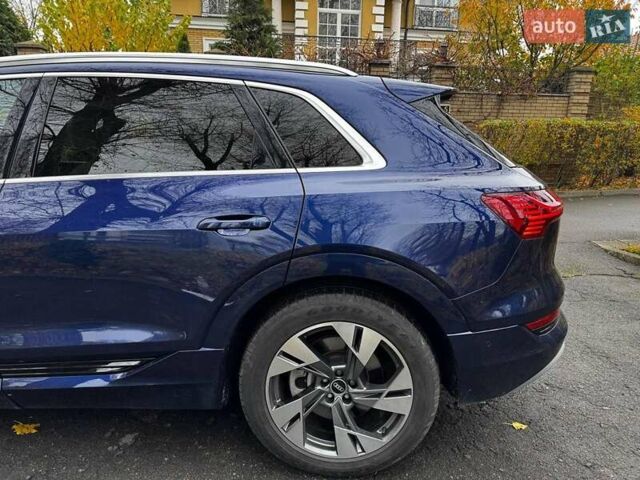 Синий Ауди E-Tron, объемом двигателя 0 л и пробегом 104 тыс. км за 33490 $, фото 13 на Automoto.ua