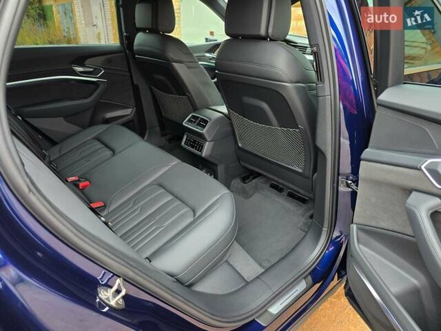 Синий Ауди E-Tron, объемом двигателя 0 л и пробегом 43 тыс. км за 39500 $, фото 70 на Automoto.ua