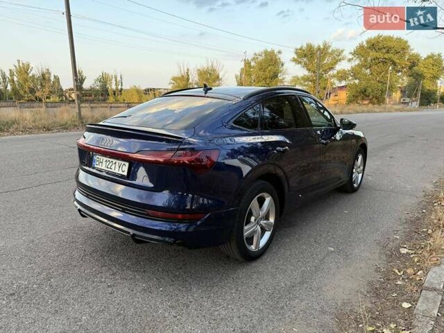 Синий Ауди E-Tron, объемом двигателя 0 л и пробегом 53 тыс. км за 33700 $, фото 4 на Automoto.ua