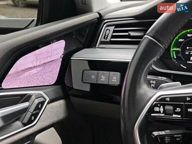 Синий Ауди E-Tron, объемом двигателя 0 л и пробегом 95 тыс. км за 34999 $, фото 35 на Automoto.ua