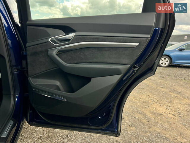 Синій Ауді E-Tron, об'ємом двигуна 0 л та пробігом 38 тис. км за 39511 $, фото 53 на Automoto.ua