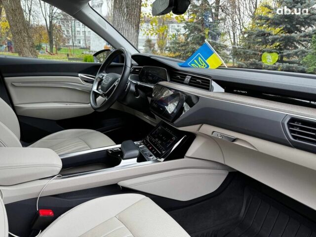 Синий Ауди E-Tron, объемом двигателя 0 л и пробегом 104 тыс. км за 33490 $, фото 40 на Automoto.ua