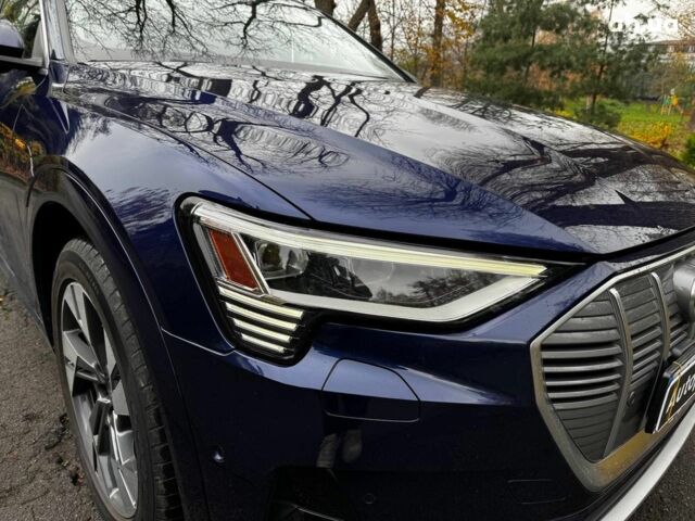 Синий Ауди E-Tron, объемом двигателя 0 л и пробегом 104 тыс. км за 33490 $, фото 3 на Automoto.ua