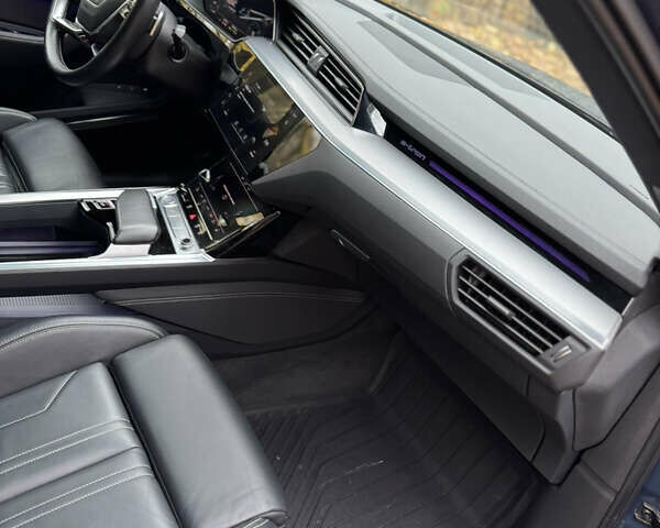 Синий Ауди E-Tron, объемом двигателя 0 л и пробегом 113 тыс. км за 32500 $, фото 24 на Automoto.ua