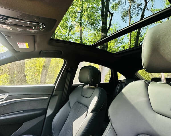 Синий Ауди E-Tron, объемом двигателя 0 л и пробегом 11 тыс. км за 48000 $, фото 26 на Automoto.ua