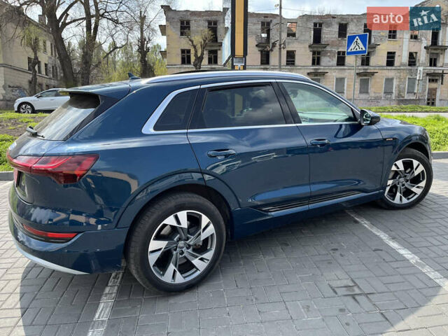 Синий Ауди E-Tron, объемом двигателя 0 л и пробегом 126 тыс. км за 25900 $, фото 47 на Automoto.ua