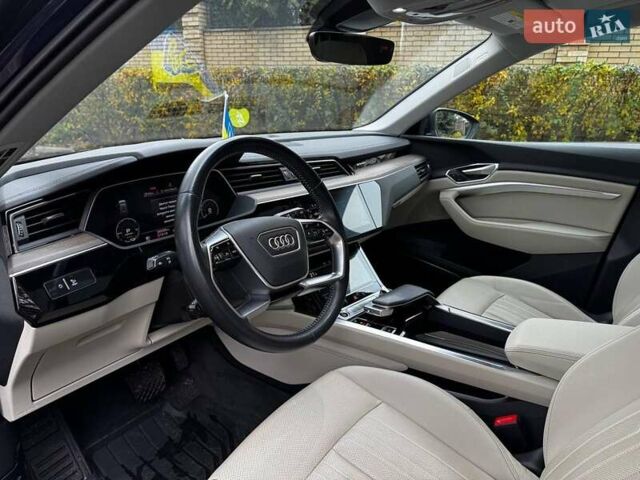 Синий Ауди E-Tron, объемом двигателя 0 л и пробегом 104 тыс. км за 33490 $, фото 16 на Automoto.ua