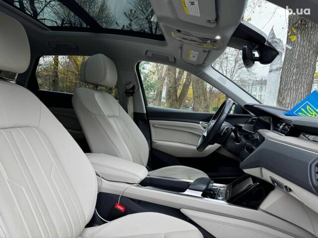 Синий Ауди E-Tron, объемом двигателя 0 л и пробегом 104 тыс. км за 33490 $, фото 42 на Automoto.ua