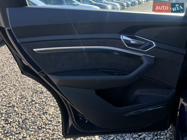 Синий Ауди E-Tron, объемом двигателя 0 л и пробегом 40 тыс. км за 36514 $, фото 43 на Automoto.ua