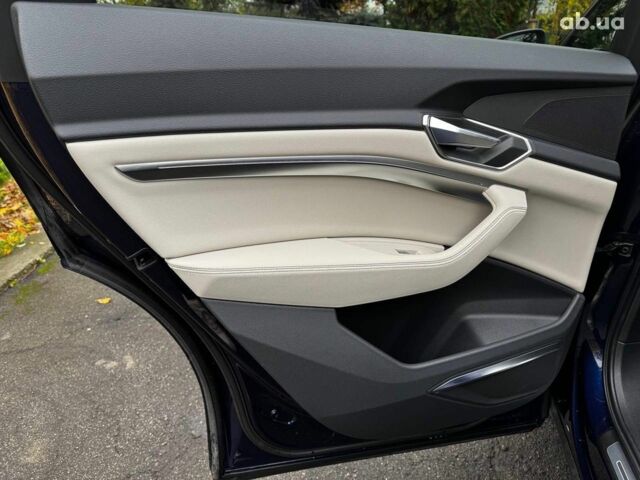 Синий Ауди E-Tron, объемом двигателя 0 л и пробегом 104 тыс. км за 33490 $, фото 30 на Automoto.ua