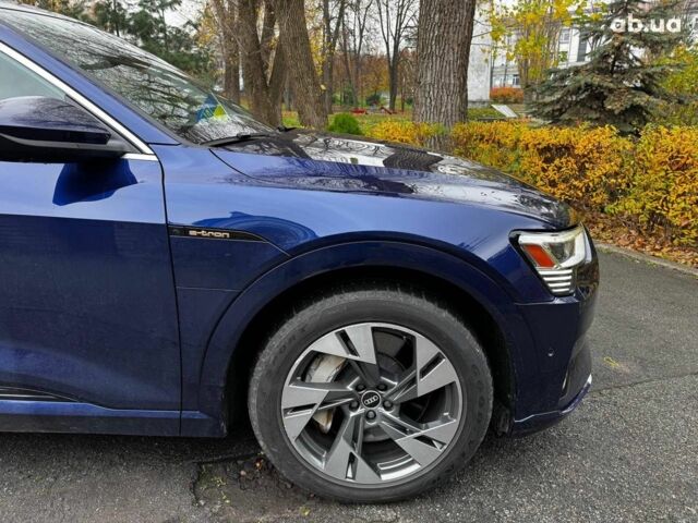 Синий Ауди E-Tron, объемом двигателя 0 л и пробегом 104 тыс. км за 33490 $, фото 4 на Automoto.ua