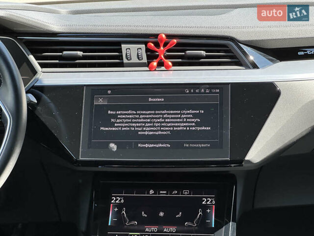 Синий Ауди E-Tron, объемом двигателя 0 л и пробегом 58 тыс. км за 43999 $, фото 92 на Automoto.ua