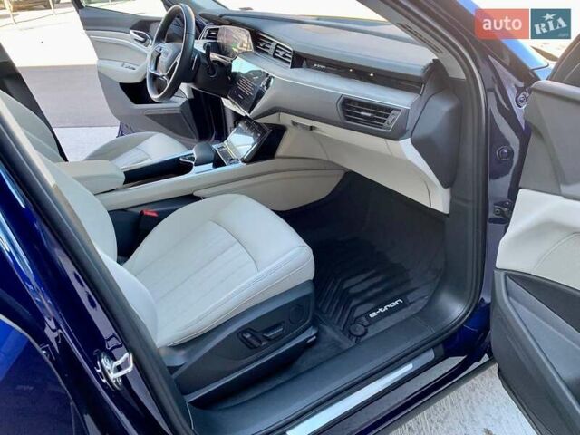 Синий Ауди E-Tron, объемом двигателя 0 л и пробегом 55 тыс. км за 37500 $, фото 31 на Automoto.ua
