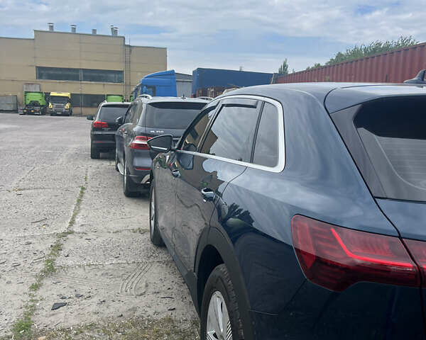 Синий Ауди E-Tron, объемом двигателя 0 л и пробегом 52 тыс. км за 31800 $, фото 3 на Automoto.ua