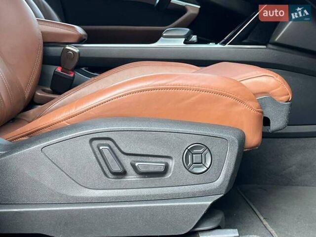 Синій Ауді E-Tron, об'ємом двигуна 0 л та пробігом 94 тис. км за 35790 $, фото 45 на Automoto.ua