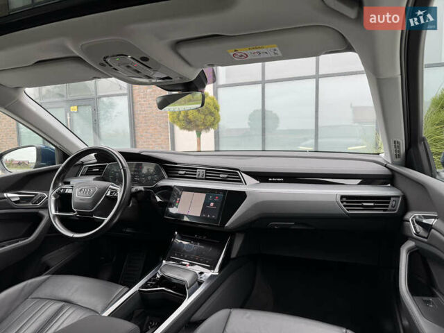 Синий Ауди E-Tron, объемом двигателя 0 л и пробегом 96 тыс. км за 25999 $, фото 42 на Automoto.ua
