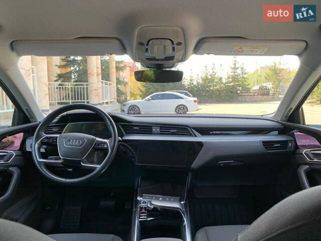 Синий Ауди E-Tron, объемом двигателя 0 л и пробегом 142 тыс. км за 26500 $, фото 44 на Automoto.ua