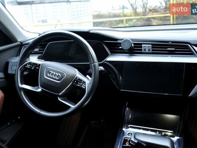 Синий Ауди E-Tron, объемом двигателя 0 л и пробегом 52 тыс. км за 31500 $, фото 28 на Automoto.ua