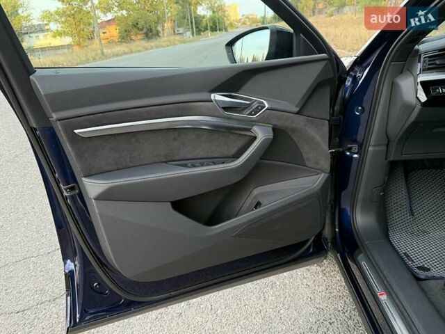 Синий Ауди E-Tron, объемом двигателя 0 л и пробегом 53 тыс. км за 33700 $, фото 39 на Automoto.ua