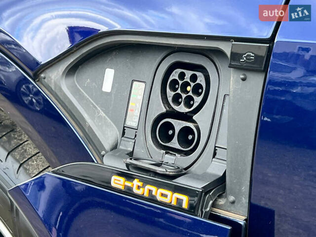 Синий Ауди E-Tron, объемом двигателя 0 л и пробегом 40 тыс. км за 36514 $, фото 115 на Automoto.ua