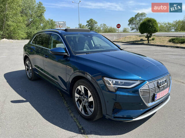 Синий Ауди E-Tron, объемом двигателя 0 л и пробегом 126 тыс. км за 25900 $, фото 102 на Automoto.ua