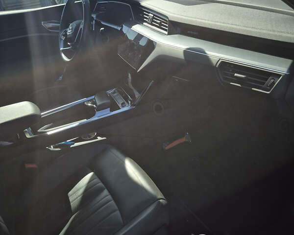 Синий Ауди E-Tron, объемом двигателя 0 л и пробегом 170 тыс. км за 22500 $, фото 11 на Automoto.ua