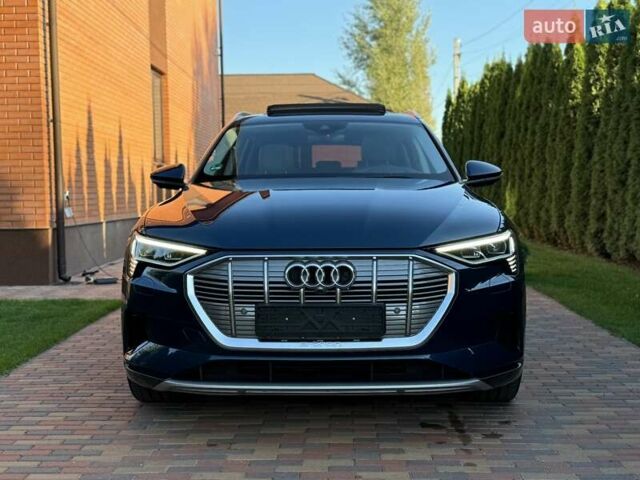 Синий Ауди E-Tron, объемом двигателя 0 л и пробегом 47 тыс. км за 36500 $, фото 1 на Automoto.ua