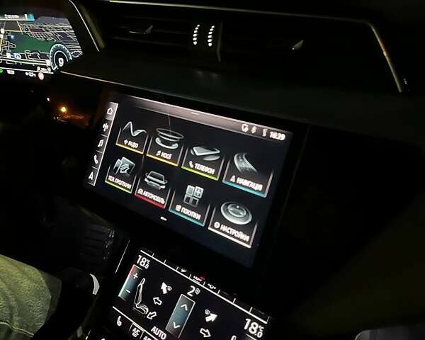 Синий Ауди E-Tron, объемом двигателя 0 л и пробегом 126 тыс. км за 25900 $, фото 77 на Automoto.ua
