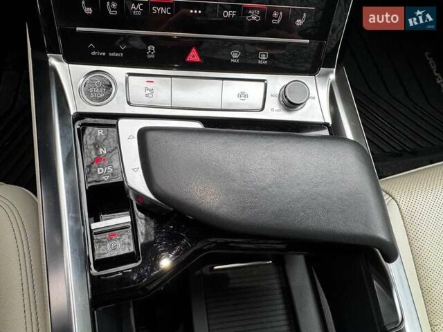 Синий Ауди E-Tron, объемом двигателя 0 л и пробегом 104 тыс. км за 33490 $, фото 30 на Automoto.ua