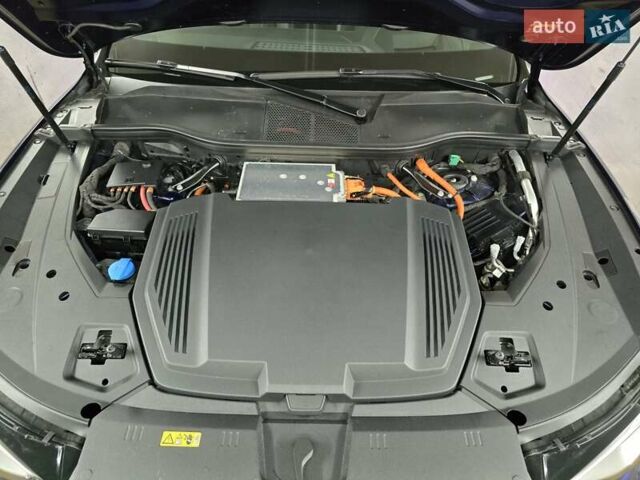 Синий Ауди E-Tron, объемом двигателя 0 л и пробегом 43 тыс. км за 39500 $, фото 80 на Automoto.ua